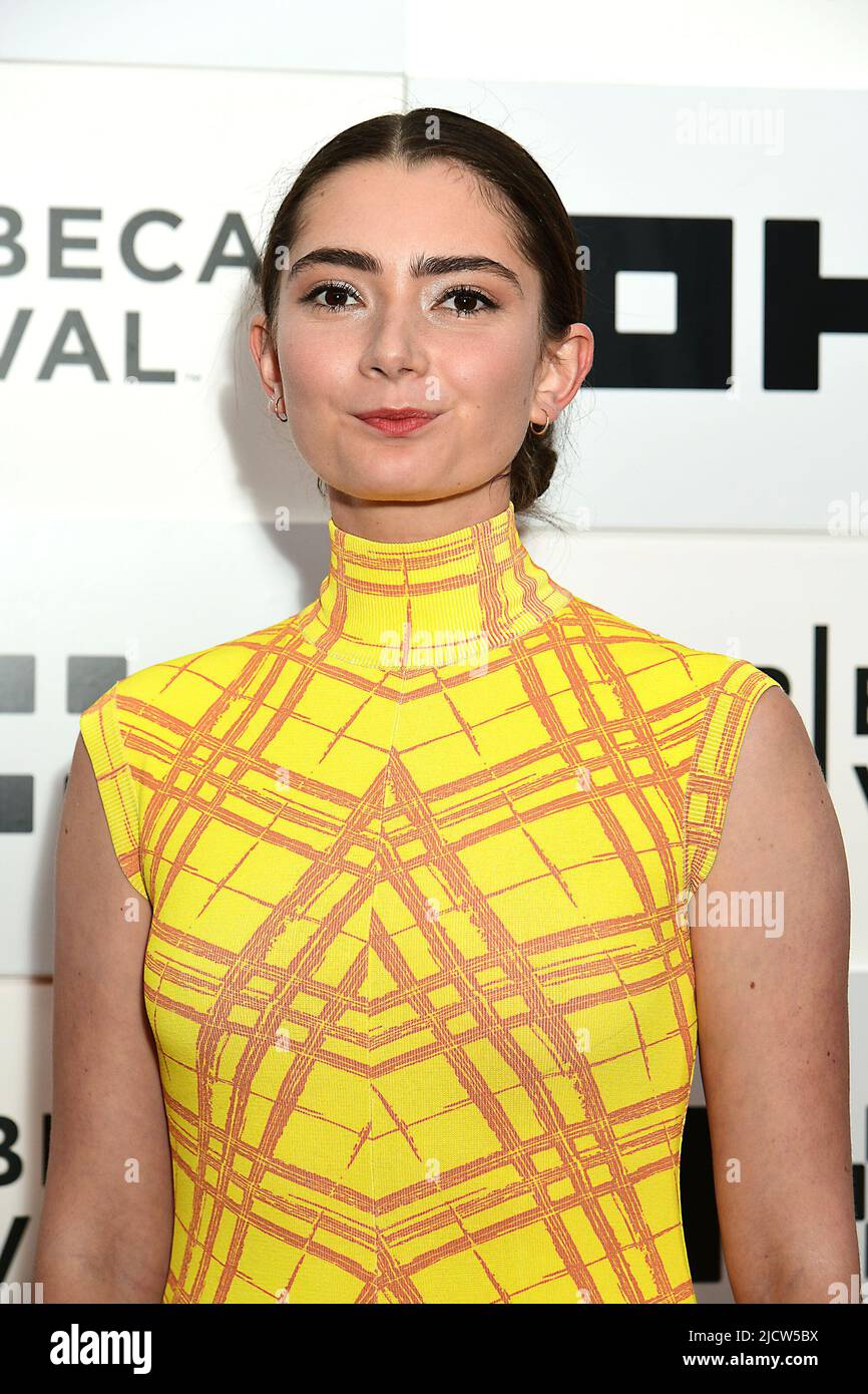 Emily Robinson nimmt an der NYC-Premiere beim Tribeca Festival von Paramount 'Jerry & Marge Go Large' am 15. Juni 2022 im BMCC Tribeca Performing Arts Center in New York, New York, USA, Teil. Robin Platzer/ Twin Images/ Credit: SIPA USA/Alamy Live News Stockfoto