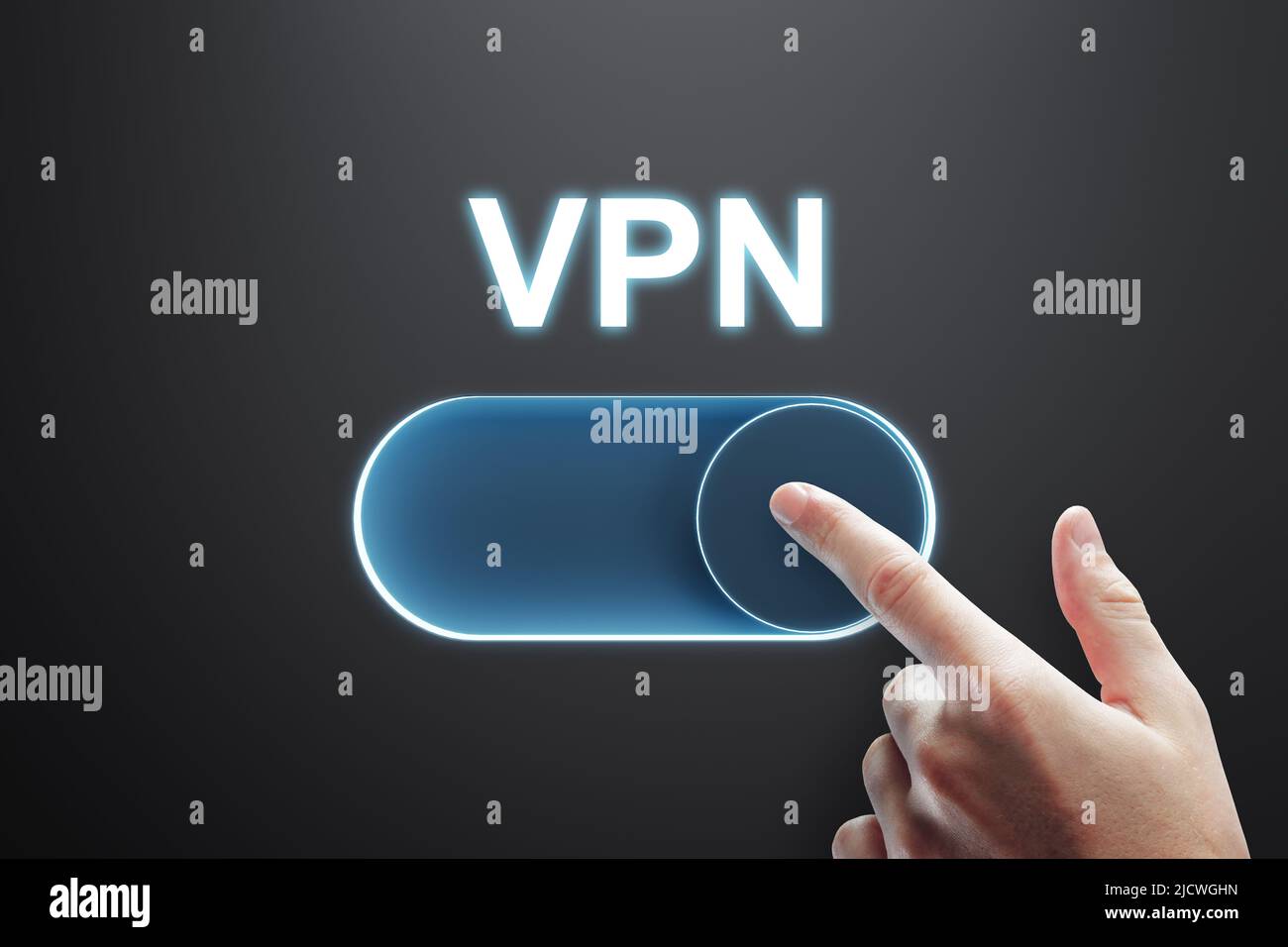 Sicherheitskonzept für persönliche Daten und Standorte mit blauer Taste des virtuellen privaten Netzwerks und einem Mann-Finger-Druck vor dem hintergrund von dak Stockfoto