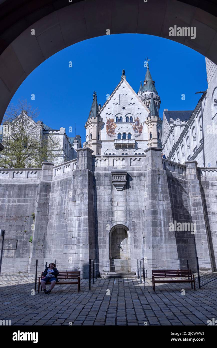 Außenhof von Schloss Neuschwanstein, Bayern, Deutschland Stockfoto