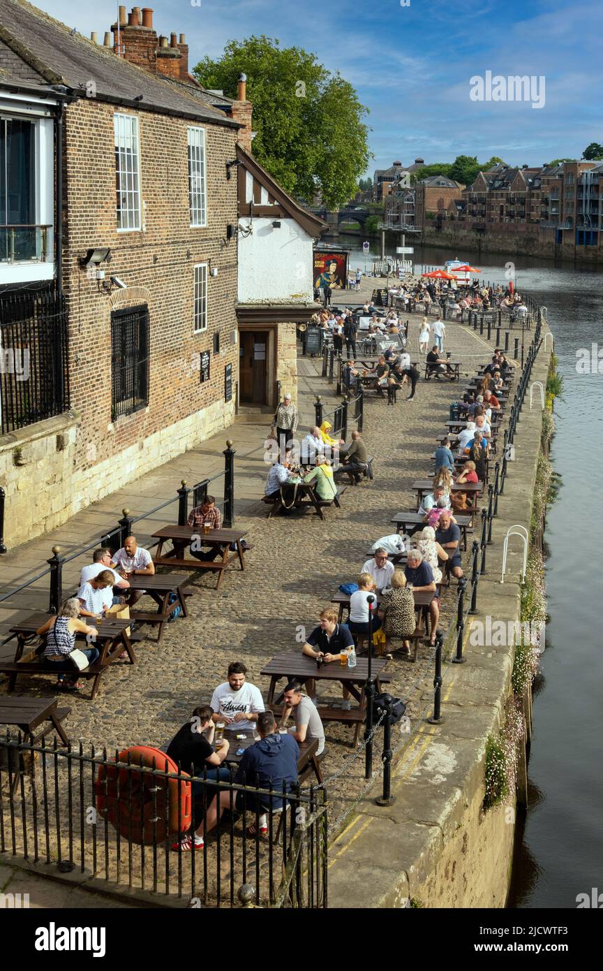 Pubs am Ufer des Flusses Ouse in der Stadt York, Yorkshire Stockfoto