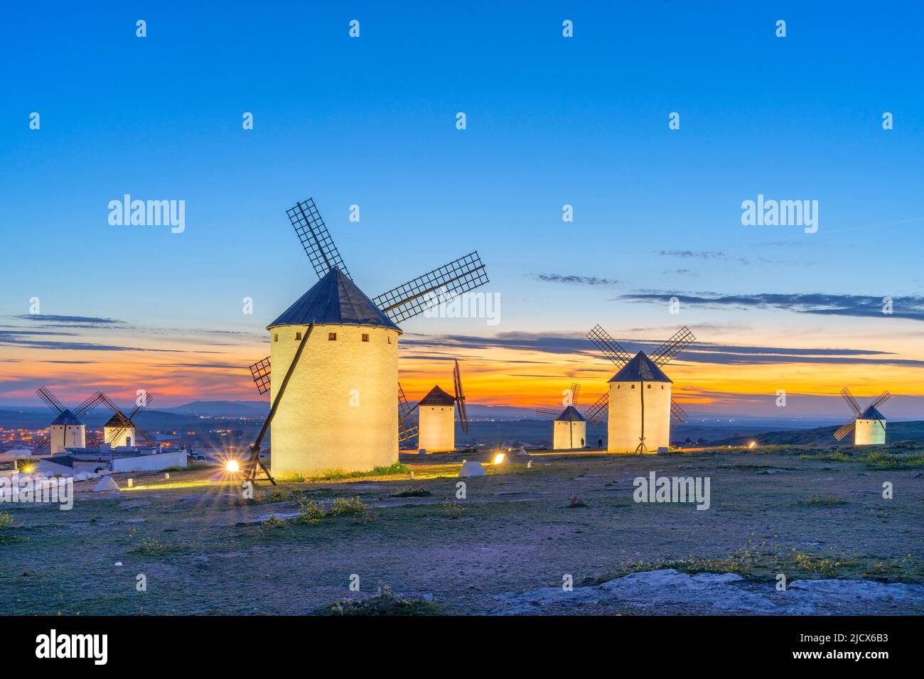 Windmühlen, Campo de Criptana, Ciudad Real, Kastilien-La Mancha, Spanien, Europa Stockfoto