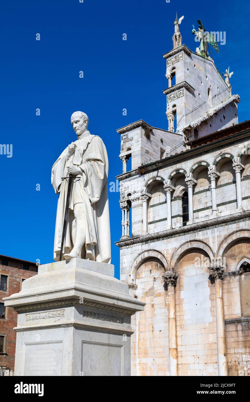 Kirche San Michele in Foro, Burlamacchi Statue, Lucca, Toskana, Italien, Europa Stockfoto