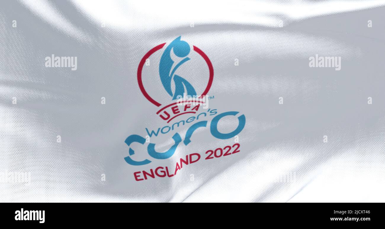 London, Großbritannien, 2022. Mai: Die Flagge der UEFA-Europameisterschaft der Frauen bei der Fußball-Europameisterschaft 2022 winkt. Die Frauen-Euro 2022 wird in England von stattfinden Stockfoto