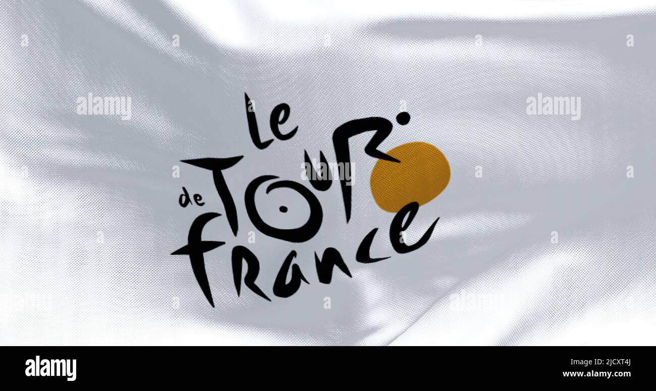 Paris, Frankreich, Juni 2022: Flagge mit dem Tour de France-Logo winkt. Die Tour de France ist die wichtigste Radsportveranstaltung des Jahres und eine der Stockfoto