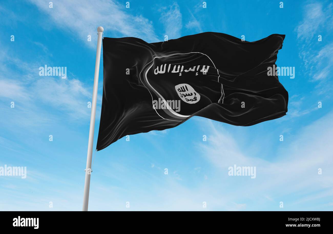 Offizielle Flagge von Easternn Mujahideen Indonesia bei bewölktem Himmel Hintergrund bei Sonnenuntergang, Panoramablick. Indonesisches Reise- und Patriot-Konzept. Copy space f Stockfoto