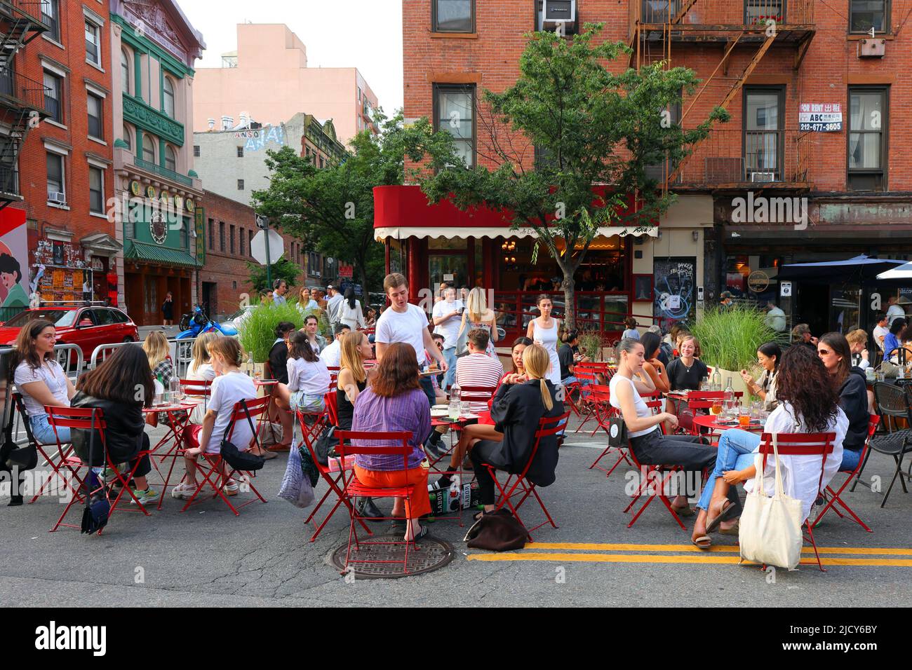 Le Dive, 37 Canal St, New York, NYC Foto von einer trendigen Weinbar in Manhattans gentrifizierender Chinatown/Lower East Side am Dimes Square Stockfoto