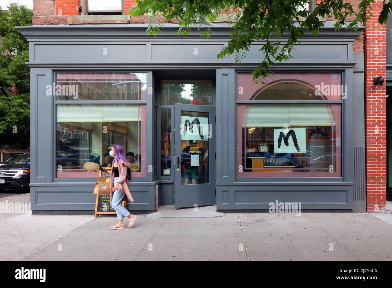 Sushi by M, 300 E 5. St, New York, NYC Foto von einem japanischen Sushi- und Omakase-Restaurant in Manhattans East Village-Viertel. Stockfoto