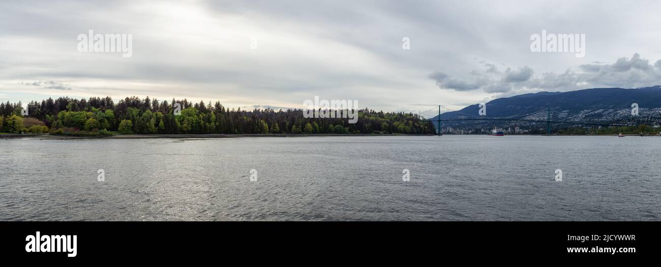 Lions Gate Bridge in einer modernen Stadt an der Westküste des Pazifischen Ozeans. Stockfoto