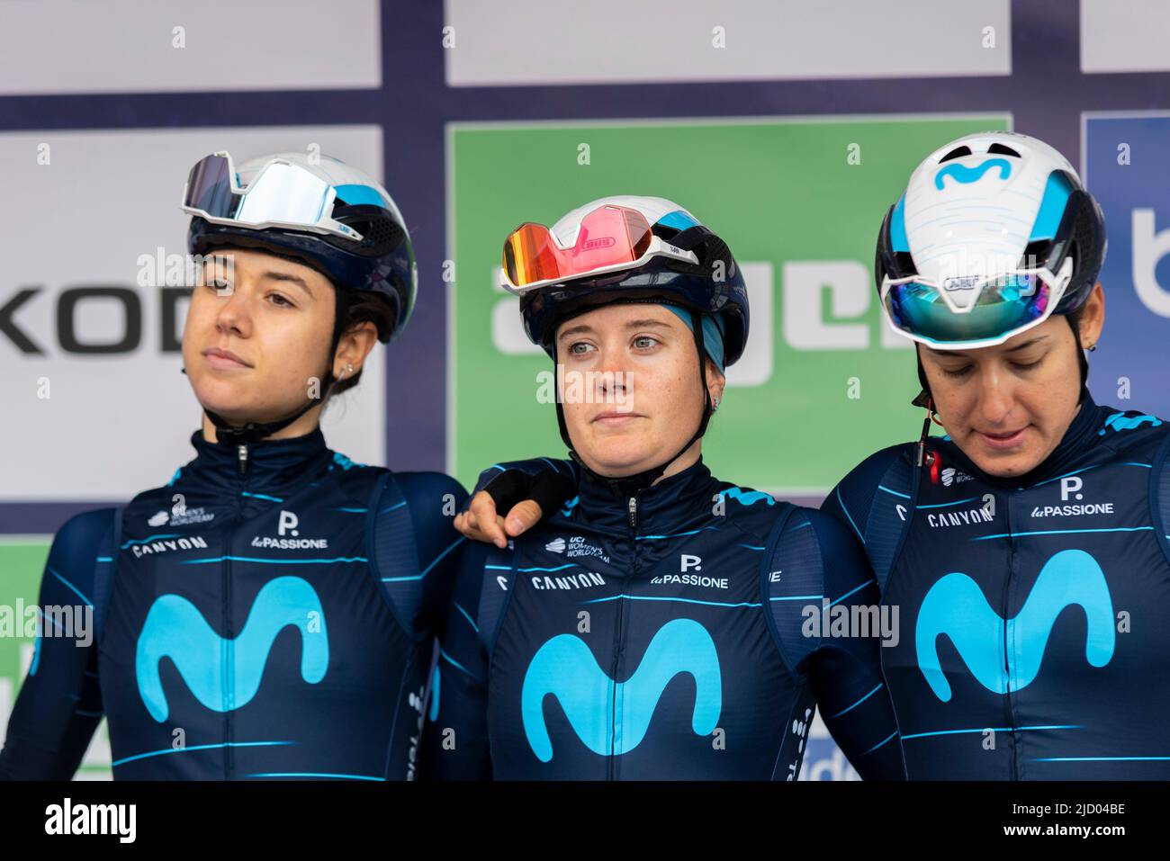 Sara Martin Martin, Alicia Gonzalez Blanco, Barbara Guarischi Movistar Team vor dem Rennen in der UCI die Women's Tour Radrennen von Colchester nach Stockfoto