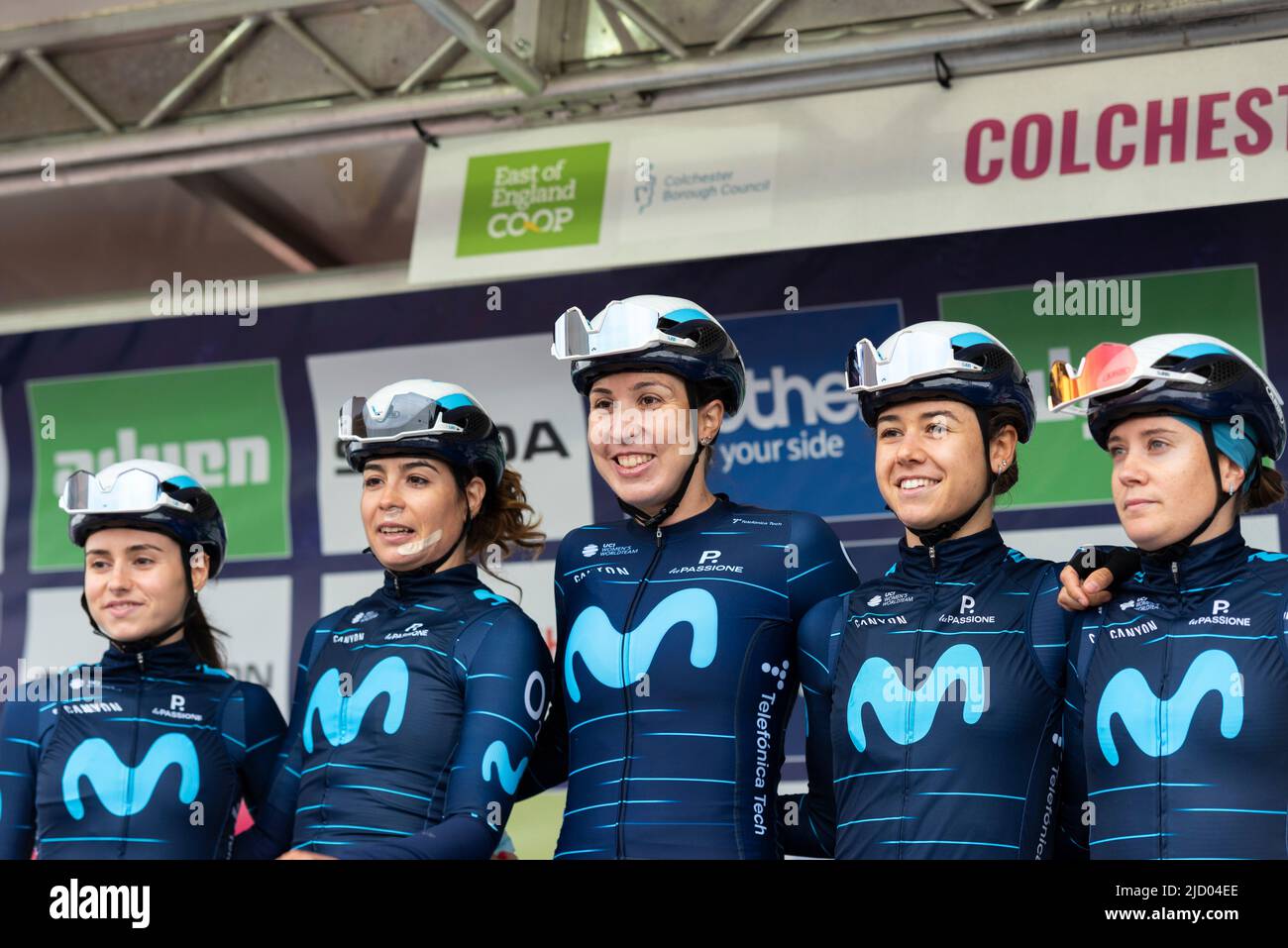 Lourdes Oyarbide Jimenez, Sheyla Gutierrez Ruiz, Gloria Rodriguez Sanchez, Sara Martin Martin, Alicia Gonzalez Blanco Movistar Team vor dem UCI-Rennen Stockfoto