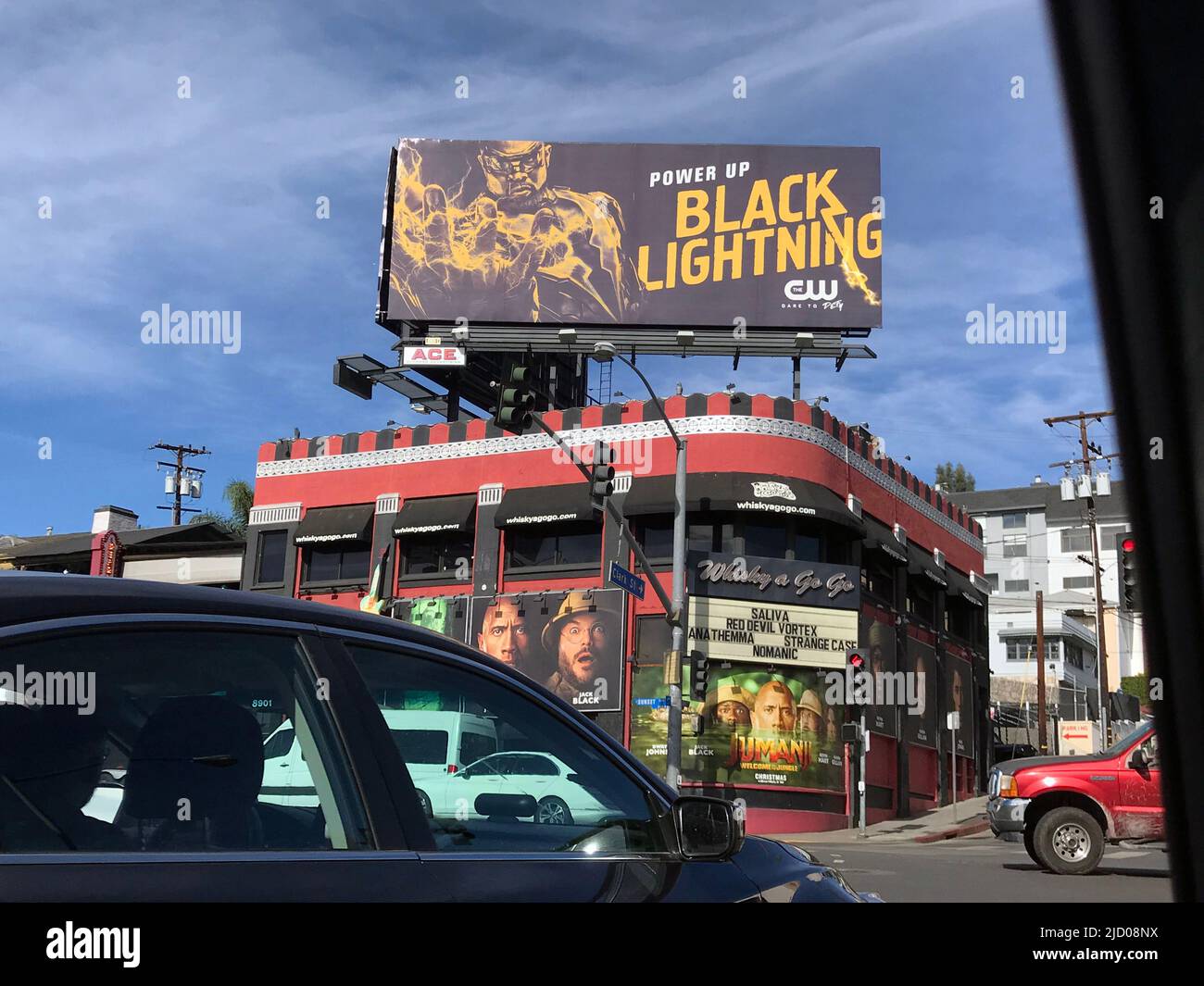 Reklametafeln, auf denen schwarze Beleuchtung über dem Whisky A Go Go auf dem Sunset Strip in Los Angeles, CA, gefördert wird Stockfoto