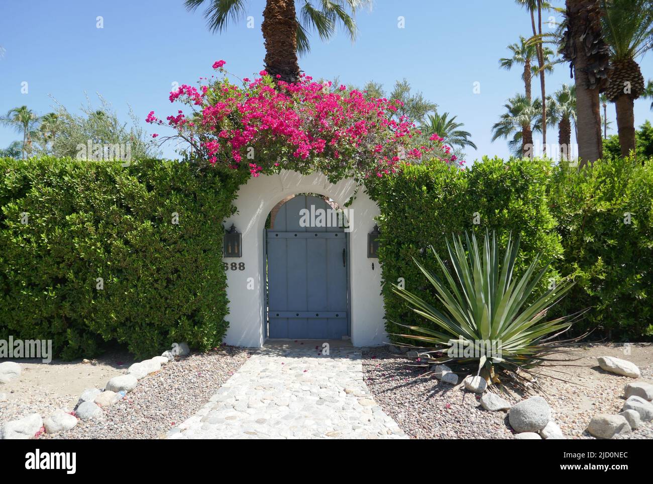 Palm Springs, California, USA 11. June 2022 Ein allgemeiner Blick auf die Atmosphäre von Jim Bakker und Tammy Faye Bakkers früherem Zuhause in 688 Vereda Sur am 11. Juni 2022 in Palm Springs, Kalifornien, USA. Foto von Barry King/Alamy Stockfoto Stockfoto