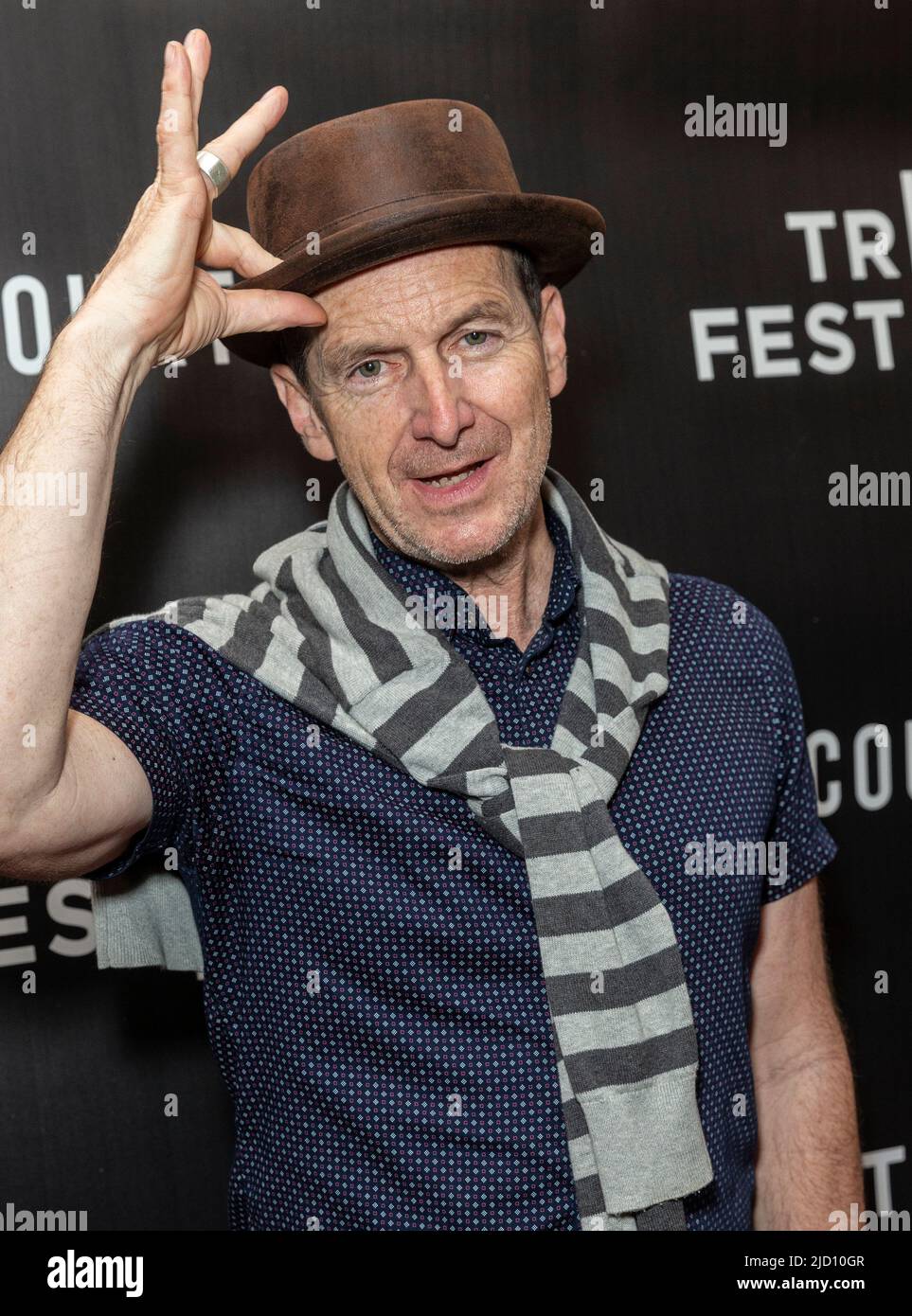 New York, NY - 16. Juni 2022: Denis O'Hare nimmt an der Weltpremiere des Gerichtssaals während des Tribeca Film Festivals im Metrograph Teil Stockfoto