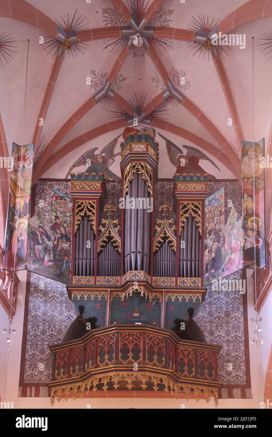 Orgel der St.-Valentinus- und Dionysiusbasilika in Kiedrich, Rheingau, Taunus, Hessen, Deutschland Stockfoto