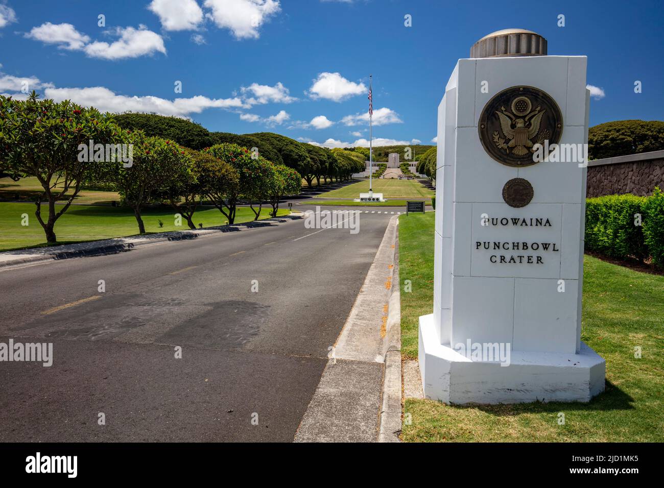 Eingangstafel, National Memorial Cemetery of the Pacific, Militärfriedhof im Punchbowl Crater, Honolulu, Oahu, Hawaii, USA Stockfoto