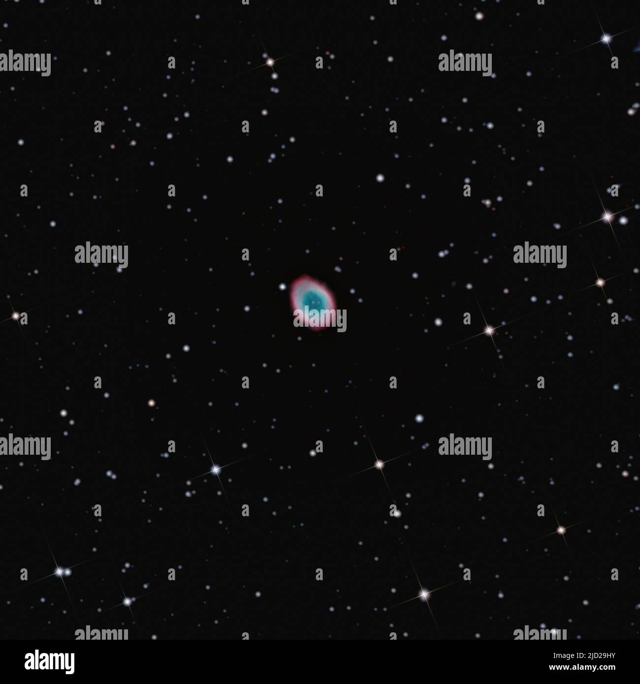 Der Ringnebel (Messier 57) im Sternbild Lyra. Stockfoto