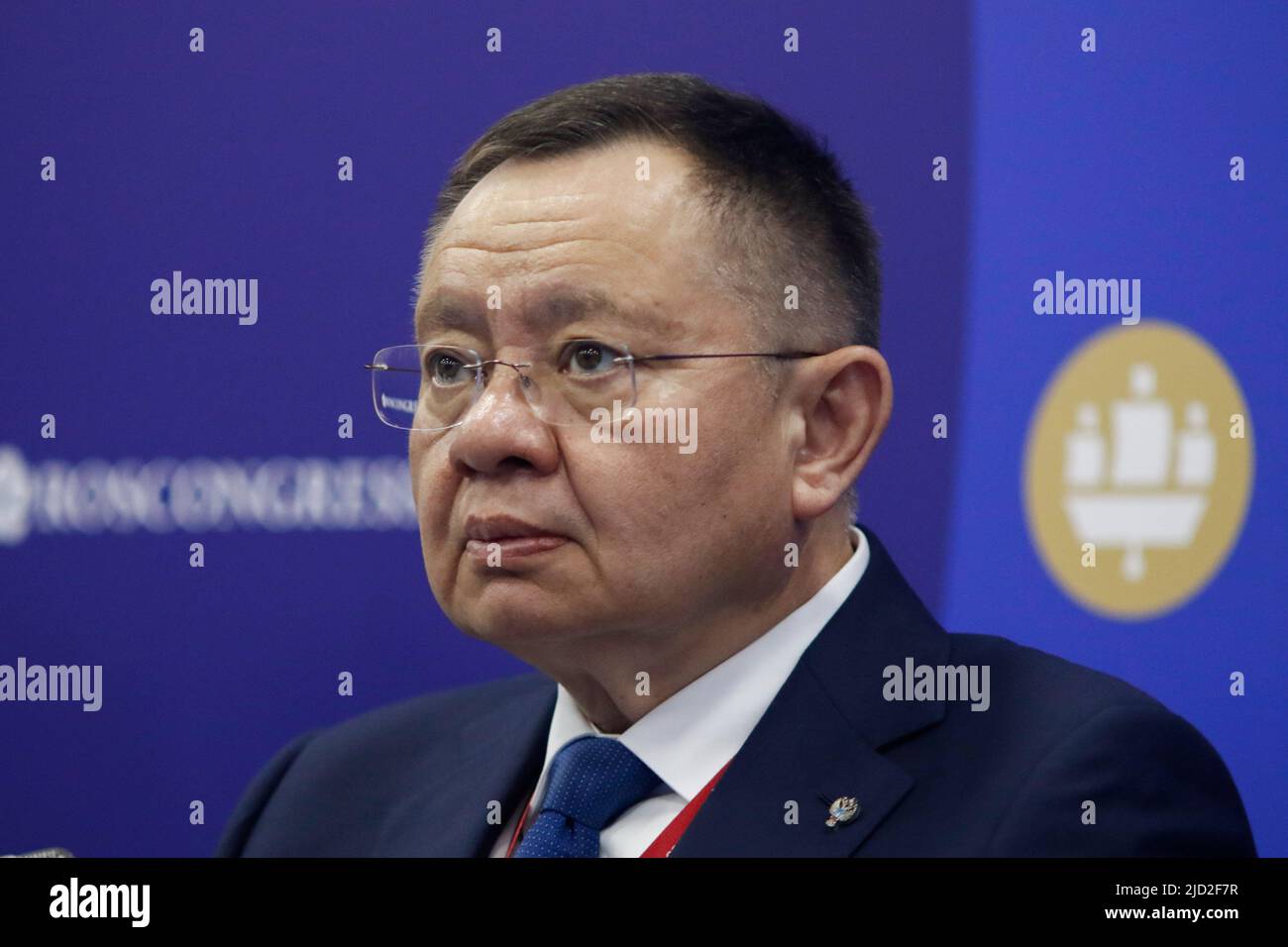 Irek Jayzullin, Minister für Bau- und Wohnungswesen und kommunale Dienste der Russischen Föderation bei der Sitzung Where Spaces Meet Technology: New Solutions for Territorial Development im Rahmen des St. Petersburg International Economic Forum 2022 (SPIEF 2022). (Foto von Maksim Konstantinov / SOPA Images/Sipa USA) Stockfoto