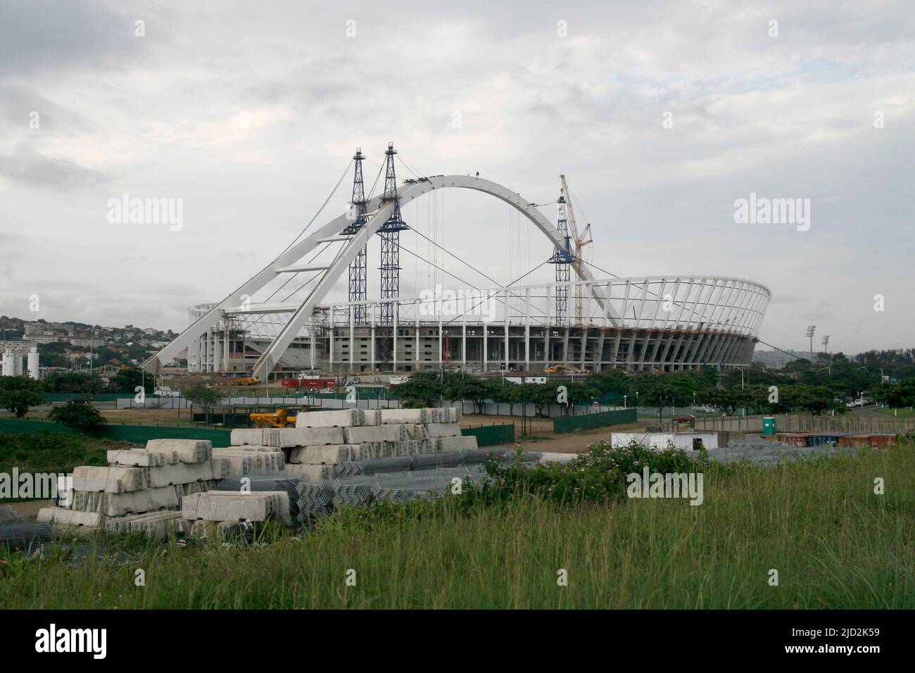 Baustelle des Moses Mabhida Stadions, Durban, KwaZulu Natal, Südafrika. Stockfoto