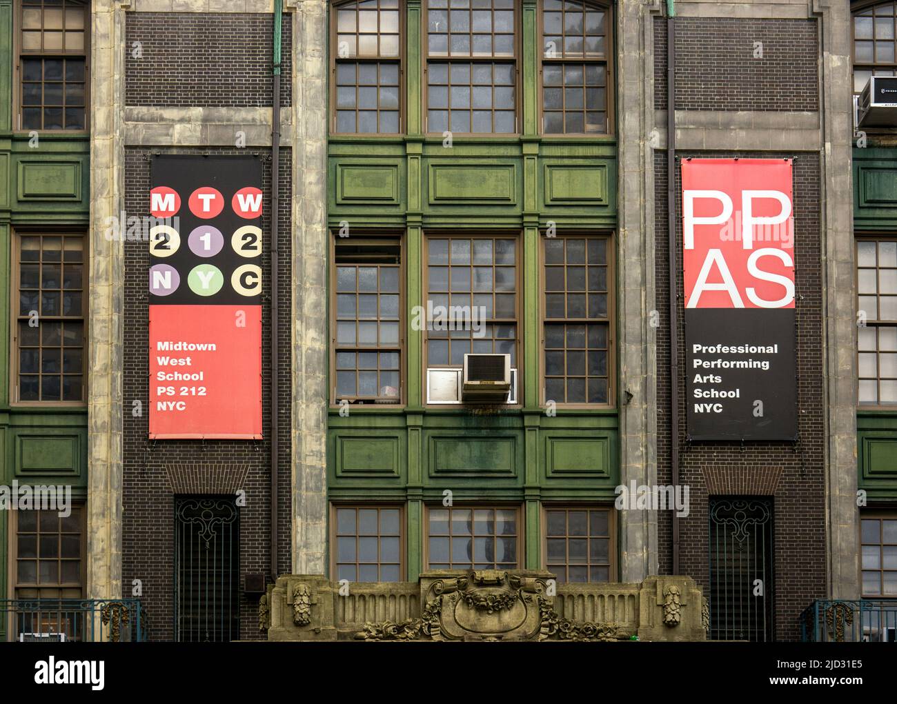 Öffentliche Schule 212 Midtown West Schulbanner in Manhattan NYC Stockfoto