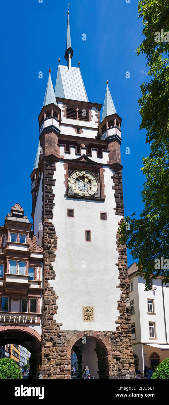 Martinstor oder St. Martin´s Tor in Freiburg im Breisgau ist eine historische Attraktion. Baden Württemberg, Deutschland, Europa Stockfoto