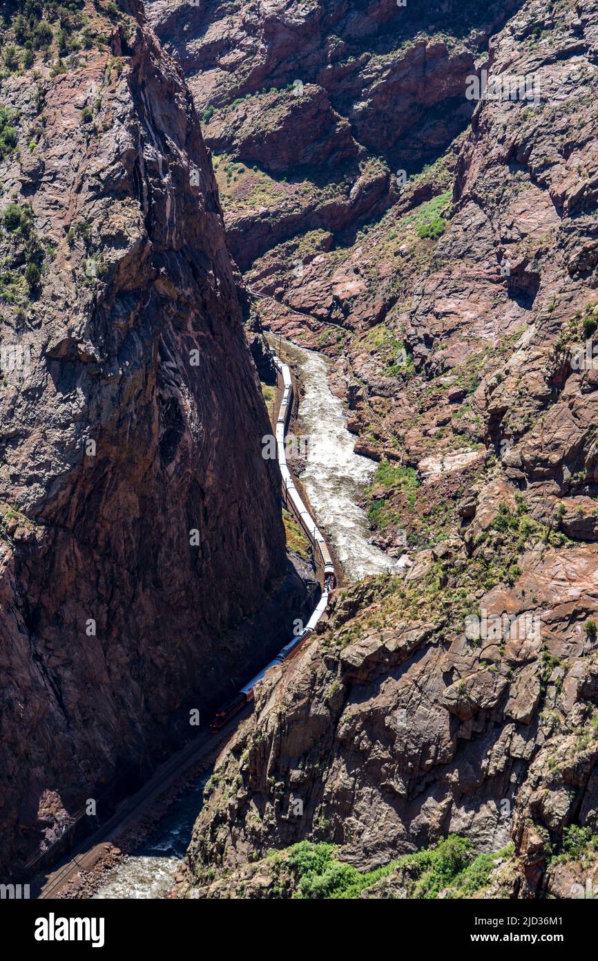 Blick auf die Royal Gorge von der Hängebrücke aus Stockfoto