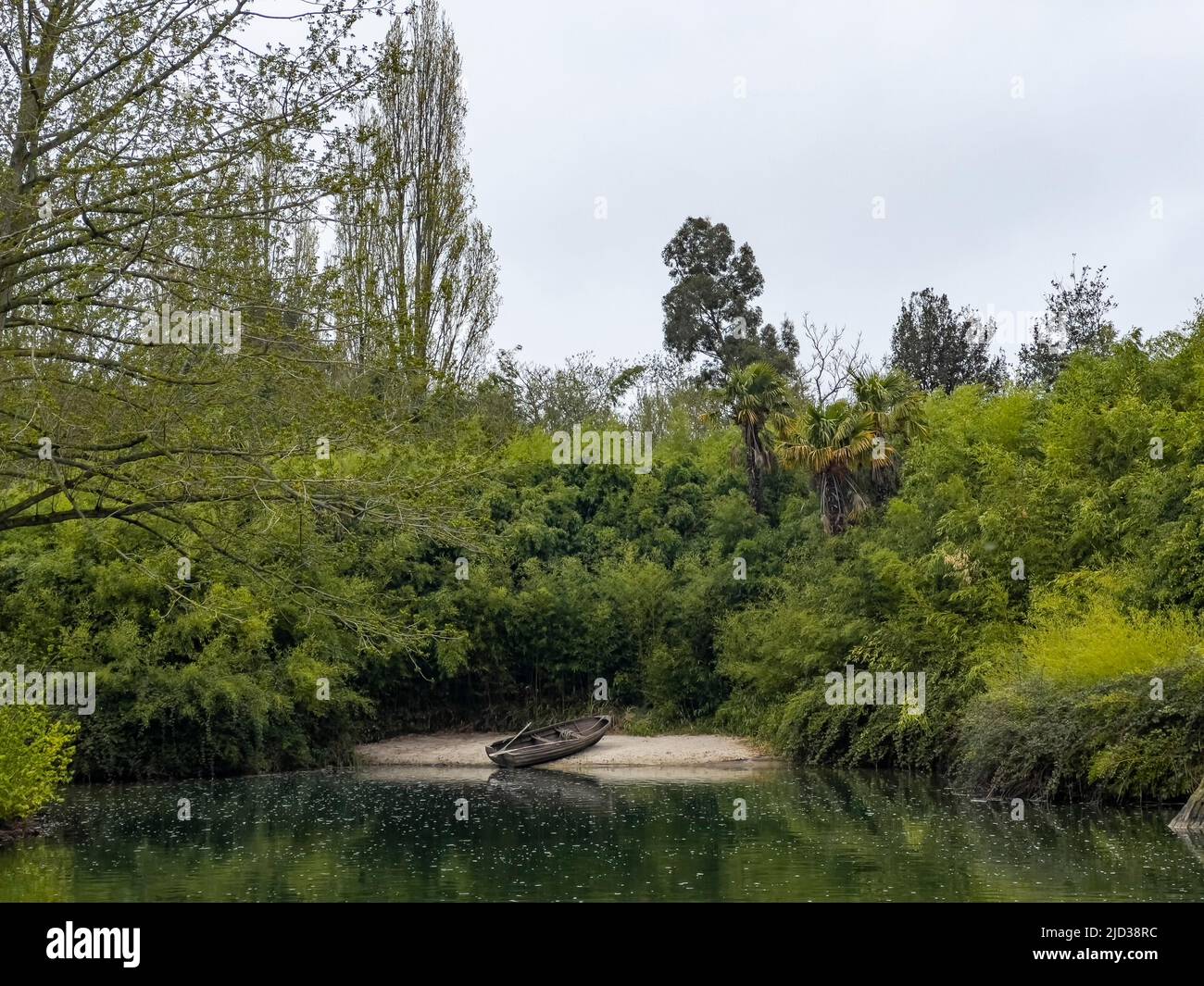 Paris, France - 04/05/2022: Piraten der Karibik Szene von Fahrgeschäften und Orten von Disneyland Paris. Sehr erfolgreiche Designs aus Filmmomenten. Stockfoto