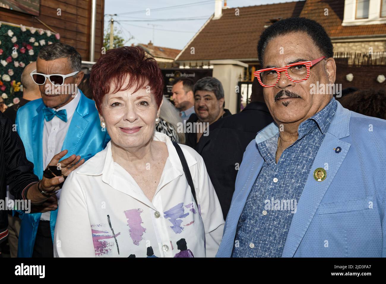 Persan, Frankreich. 16.. Juni 2022. Fabienne Thibeault und Christian Montagnac nehmen an der Verleihung der Fourchette d'Or im Restaurant Escale Bollywood Teil. Stockfoto