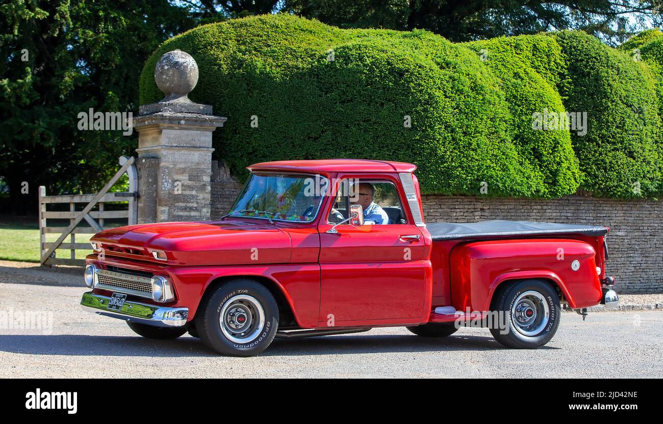 1966 Red CHEVROLET Pick-up Stockfoto