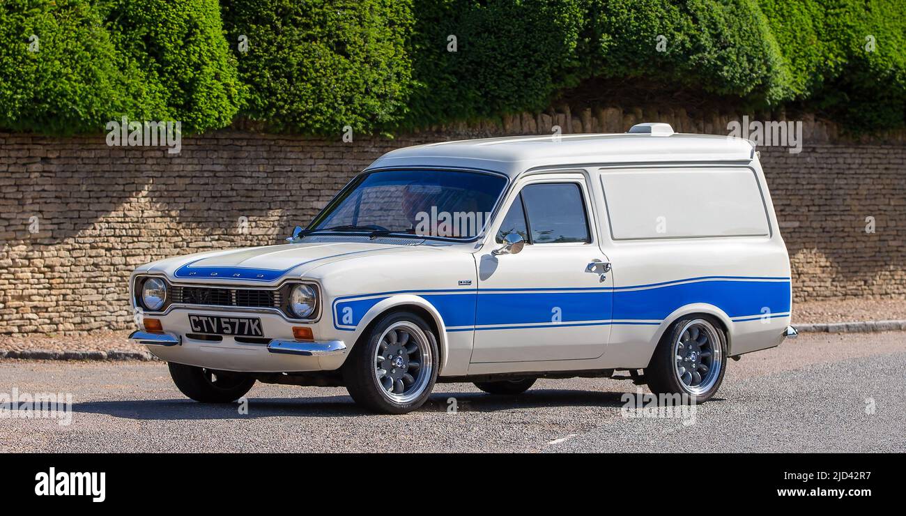 1972 weißer Ford Escort Van Stockfoto