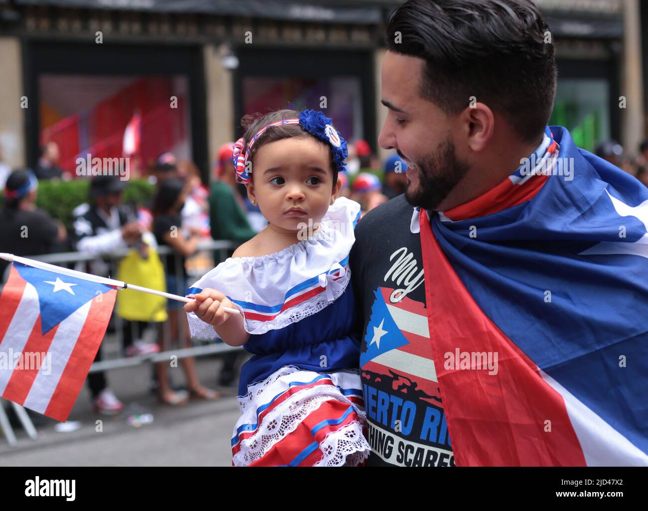 New York, New York - 12. Juni 2022 : die jährliche Parade zum Puerto-ricanischen Tag 65. fand auf der Fifth Avenue in New York City statt Stockfoto