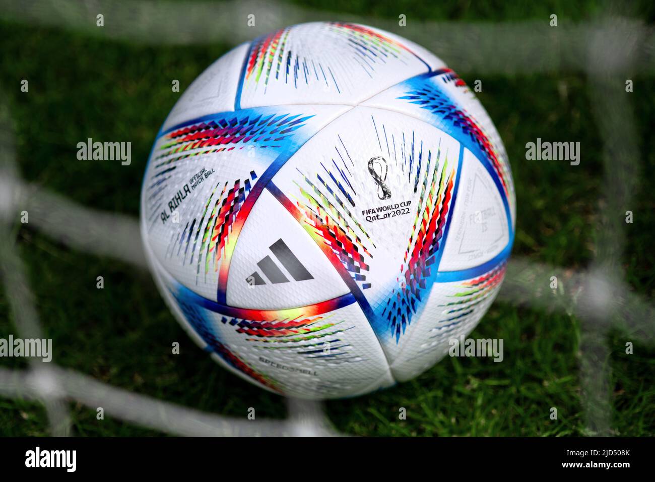 Adidas Qatar FIFA World Cup 2022 Al Rihla Offizieller Matchball Stockfoto