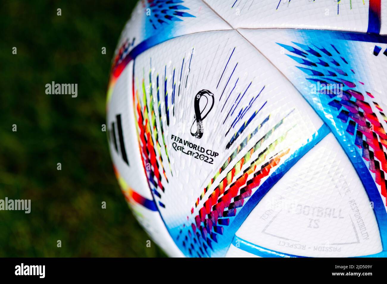 Adidas Qatar FIFA World Cup 2022 Al Rihla Offizieller Matchball Stockfoto