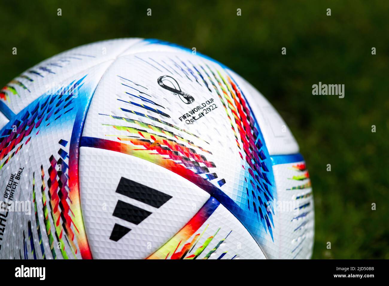 Adidas Qatar FIFA World Cup 2022 Al Rihla Offizieller Matchball Stockfoto