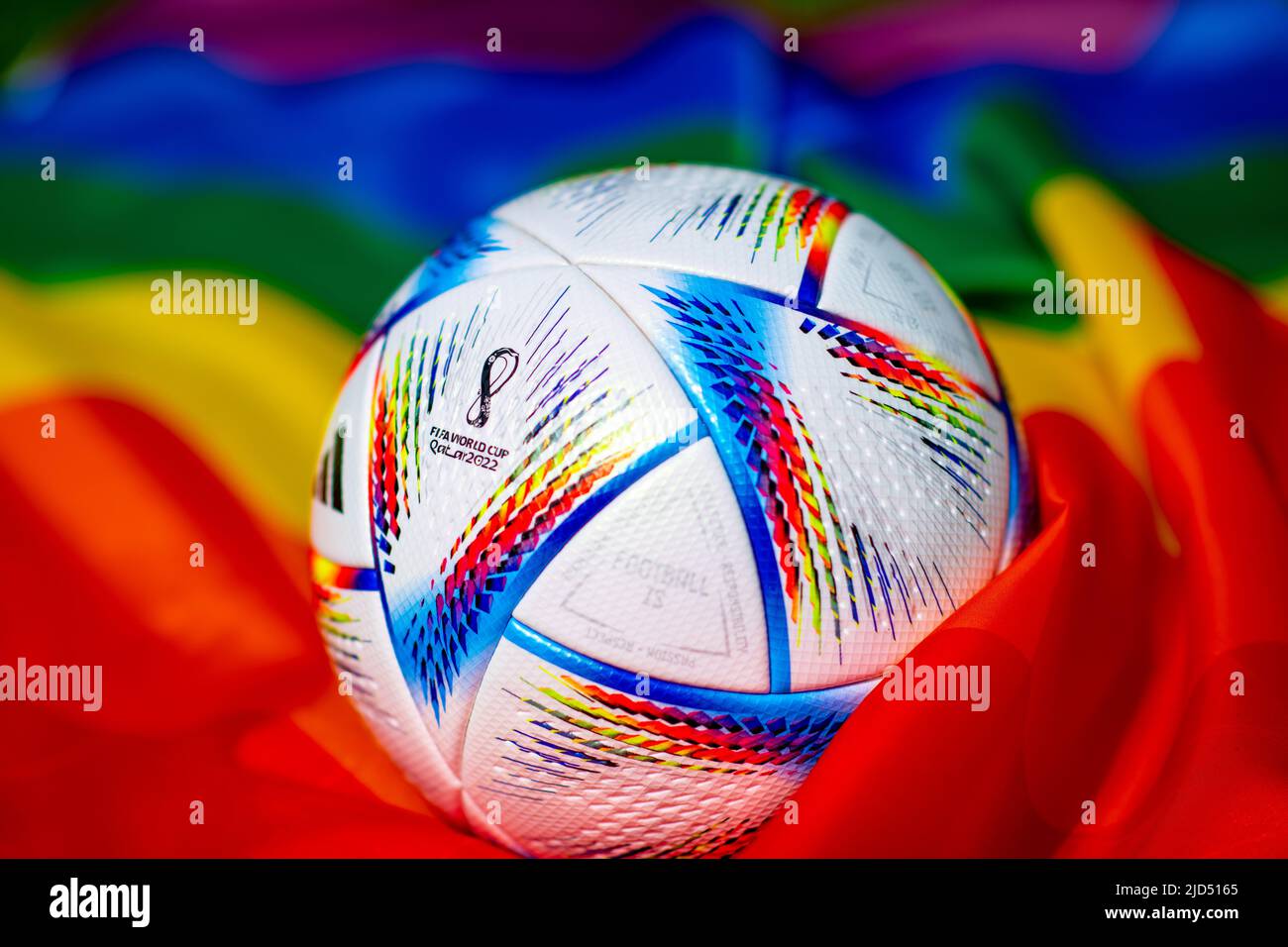 Adidas Qatar FIFA World Cup 2022 Al Rihla Offizieller Matchball Stockfoto