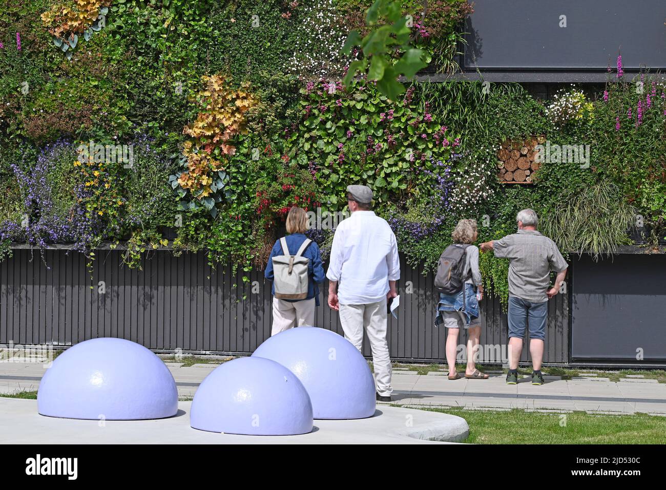 Almere, Niederlande - 17. Juni 2022: Gebäude 'Let the City live' Stockfoto