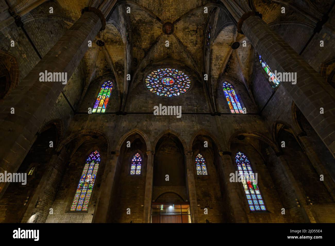 Barcelona, Spanien. Innenraum der Kirche Santa Maria del Mar im Stadtteil Ribera Stockfoto