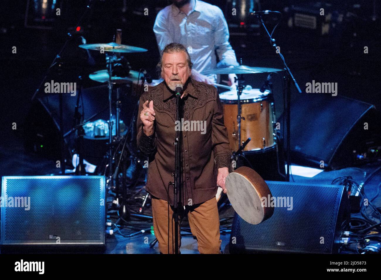 Robert Plant tritt bei Einem Konzert für Bert Jansch beim Celtic Connections Festival in der Glasgow Royal Concert Hall am 1.. Februar 2016 in Glasgow, Schottland, auf Stockfoto