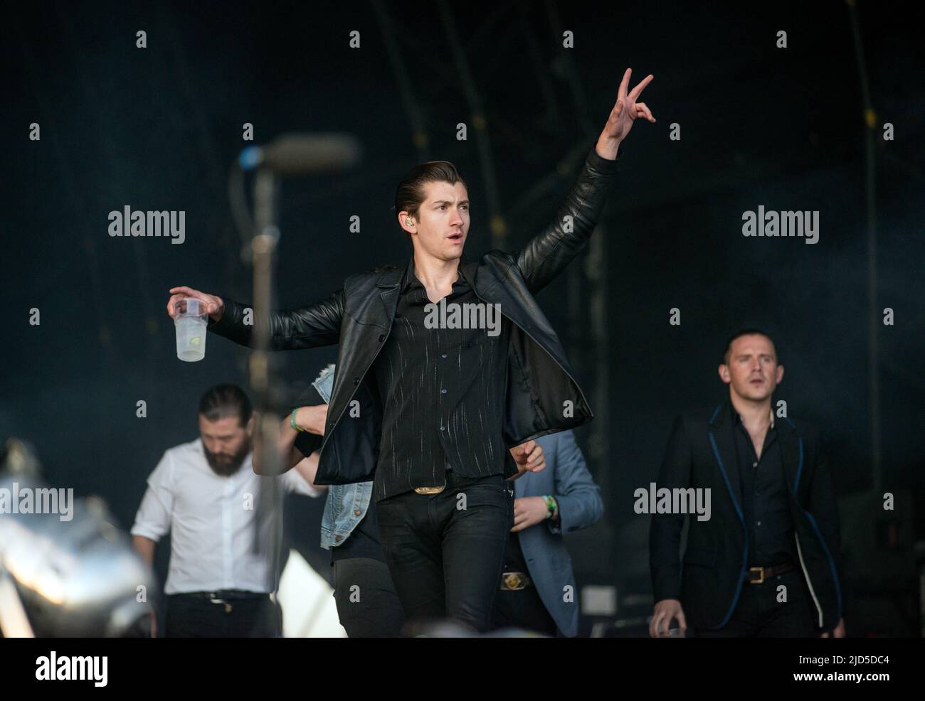 KINROSS, Schottland - 13. JULI: Alex Turner von Arctic Monkeys titelt am 3. Tag des T in the Park Festivals die Hauptbühne (Foto: Ross Gilmore) Stockfoto