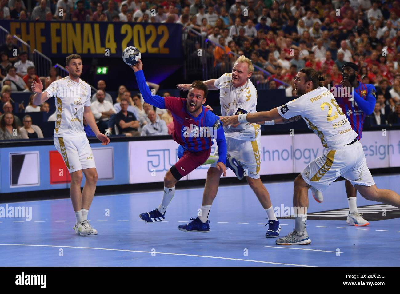 KÖLN, DEUTSCHLAND - 18. JUNI 2022: 25 Luka Cindrić, Semifinale des THW Kiel - Barca EHF FINAL4 Männer Stockfoto