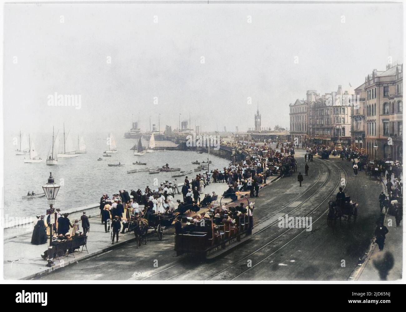 Die Promenade, Douglas Isle of man. Kolorierte Version von : 10003063 Datum: 1908 Stockfoto