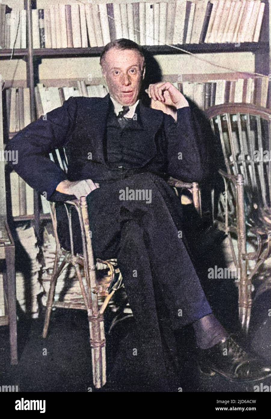 HARRY SINCLAIR LEWIS, amerikanischer Schriftsteller, Autor von 'Main Street', 'Babbitt' und vielen anderen, fotografiert während eines Besuchs in Mailand, Italien, im Jahr 1932. Kolorierte Version von : 10163206 Datum: 1885 - 1951 Stockfoto