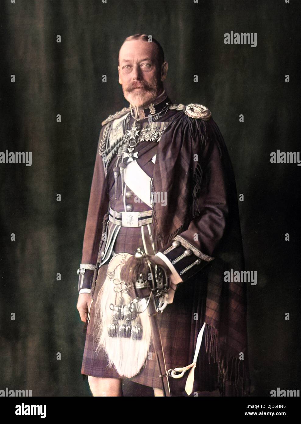 König George V. von Großbritannien und Nordirland (1865 - 1936), in seiner Uniform als Oberst der Schwarzen Uhr abgebildet. Kolorierte Version von: 10220946 Stockfoto