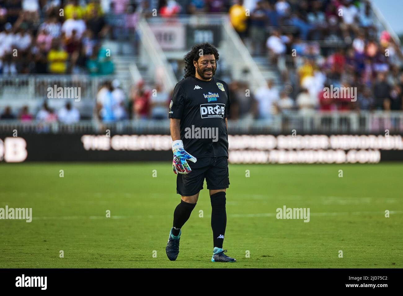 Fort Lauderdale, FL, USA. 18.. Juni 2022. 1C - Sebastien Frey G - ehemalige Fiorentina, Inter Mailand Spieler während des Fußballspiels The Beautiful Game von R10 und RC3 besaßen globale Fußball-Ikonen und das brasilianische Duo Ronaldinho und Roberto Carlos im DRV Pink Stadium in Florida, USA. Kredit: Yaroslav Sabitov/YES Market Media/Alamy Live Nachrichten. Stockfoto