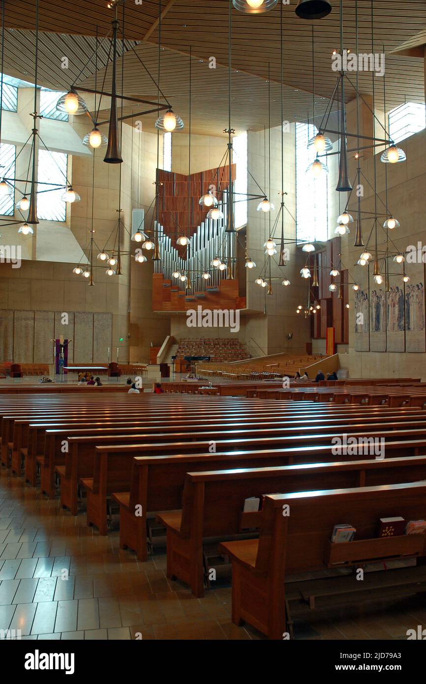 Innenraum der Basilika unserer Lieben Frau von den Engeln, Los Angeles Stockfoto