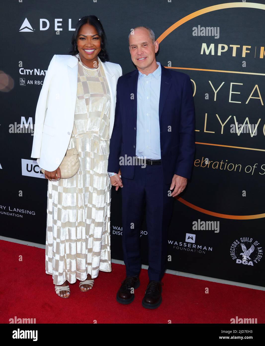 Hollywood, USA. 18.. Juni 2022. Tracy James, Brian Robbins kommt bei der MPTF 100 Jahre Hollywood an: Eine Dienstfest, die am Samstag, den 18. Juni 2022 auf dem Los in Formosa Hollywood, CA, stattfand. (Foto: Juan Pablo Rico/Sipa USA) Quelle: SIPA USA/Alamy Live News Stockfoto