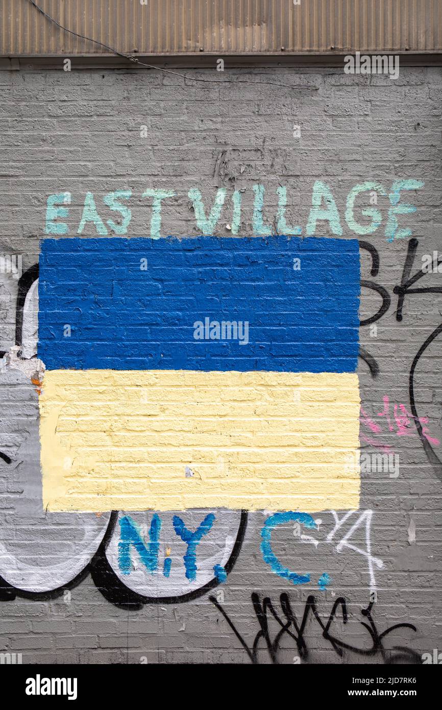 East Village unterstützt die Ukraine. Alphabet City District of Manhattan in New York City, Vereinigte Staaten von Amerika. Stockfoto