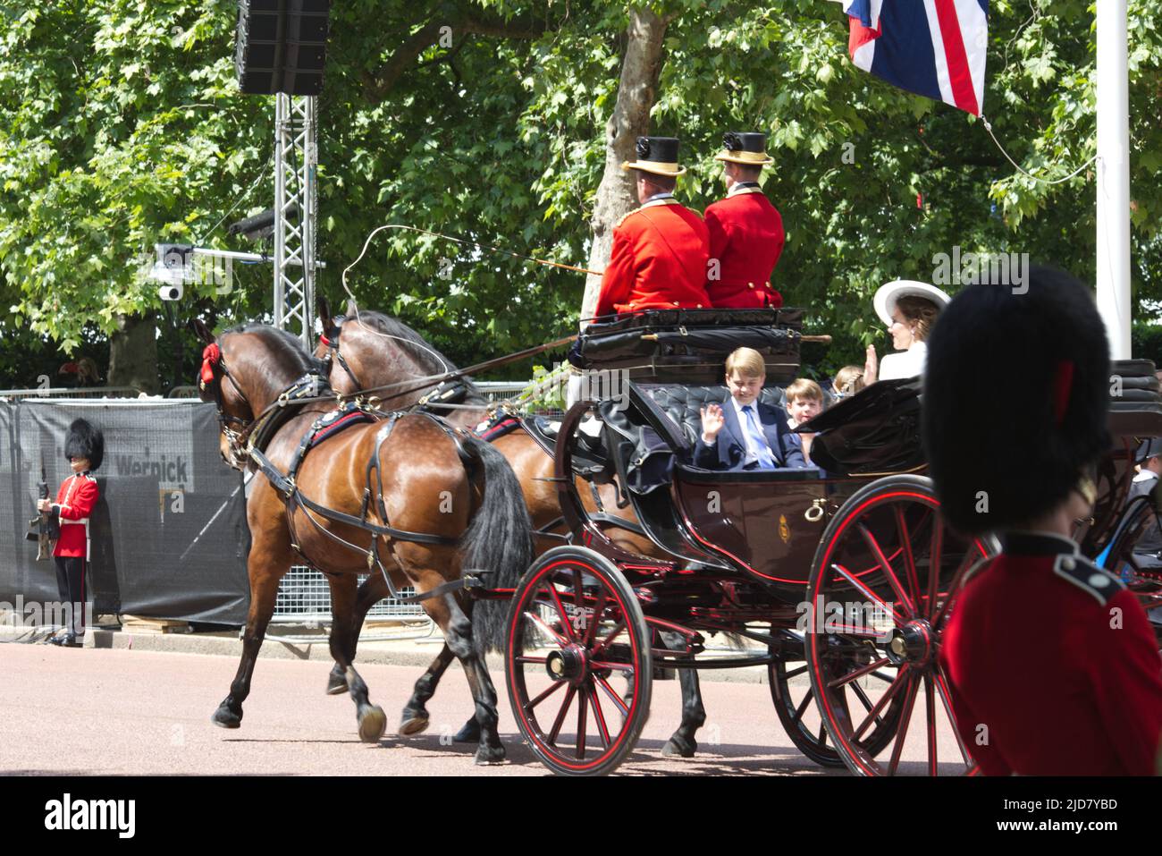 Prinz George von Cambridge Prinz Louis von Cambridge Prinzessin Charlotte von Cambridge und die Herzogin von Cambridge, Platin-Jubiläum 2022 Stockfoto