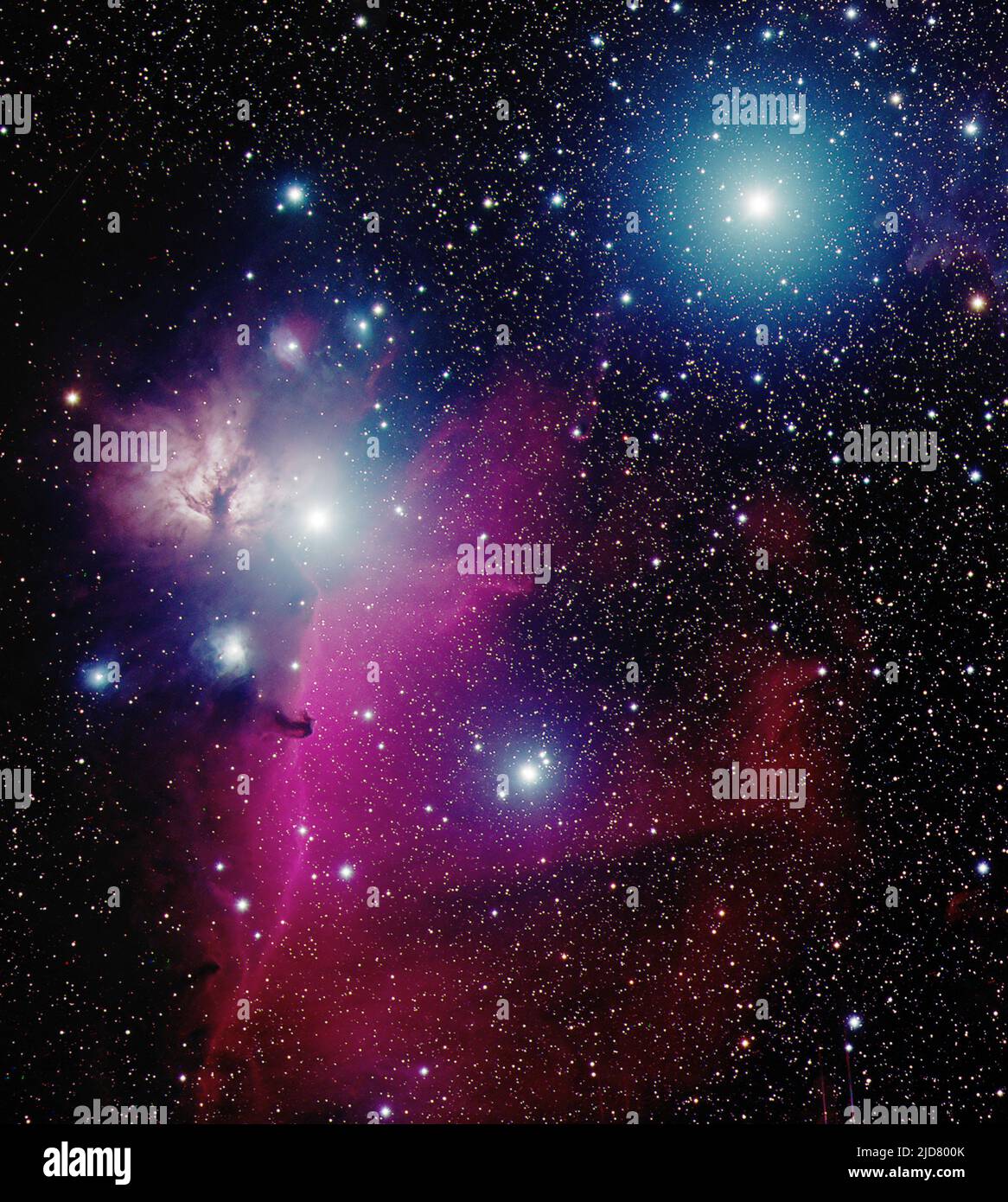 Orions Gürtel mit den drei hellen Sternen Alnitak und Alnilam. Wir sehen auch den dunklen Pferdekopfnebel (B33) gegen den Emissionsnebel IC434 A Stockfoto