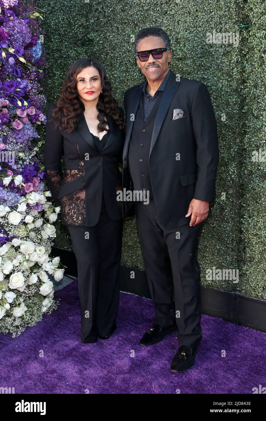 Los Angeles, Ca. 18.. Juni 2022. Tina Knowles, Richard Lawson, bei der Gala der HollyRod Foundation 24., bei der Taraji P. Henson am 18. Juni 2022 auf RJ's Place auf dem Goodwill Fletcher Square in Los Angeles den HollyRod Humanitarian Award übergab. Kalifornien. Quelle: Saye Sadou/Media Punch/Alamy Live News Stockfoto