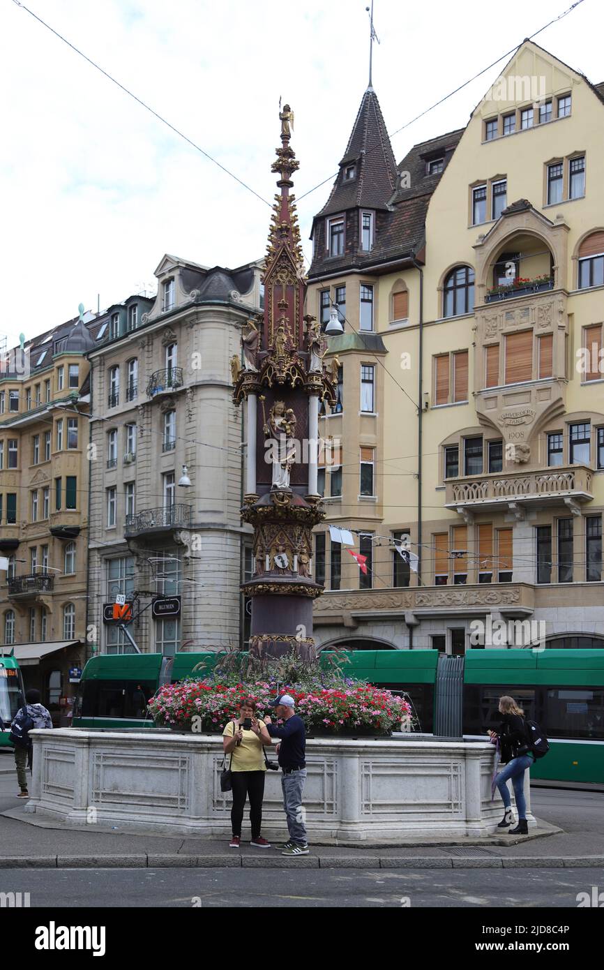 Fischmarkt Fischmarktbrunnen In Basel Stockfoto